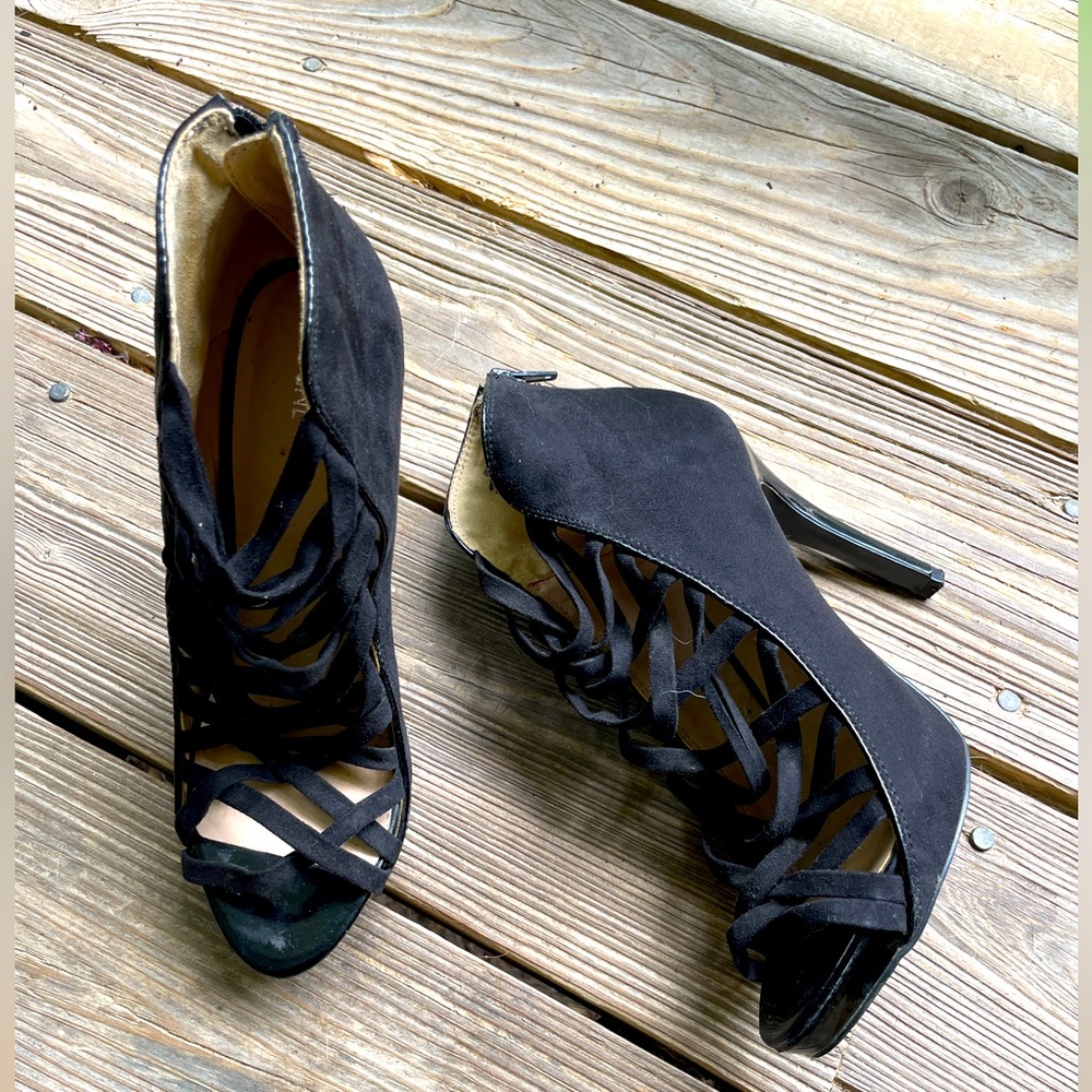 [Nine West] “The Move” Caged Heels